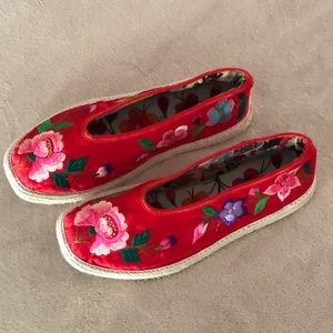Handmade And Embroidery Women’s Cloth Shoes